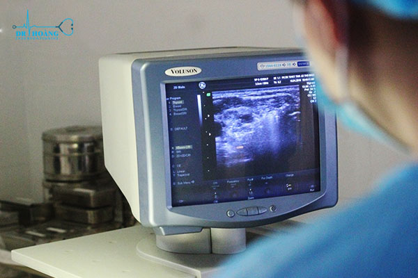 Những dấu hiệu cho biết bạn nên đi siêu âm tuyến giáp