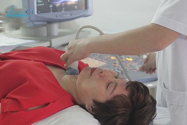 Những dấu hiệu cho biết bạn nên đi siêu âm tuyến giáp