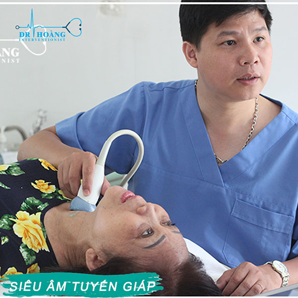 Triệu chứng bướu nhân tuyến giáp là gì?