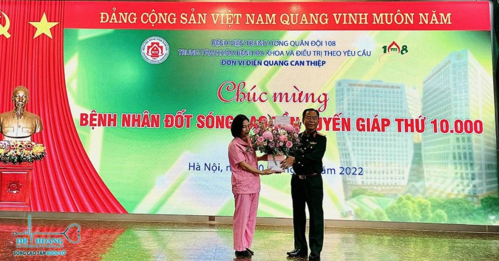 chúc mừng bệnh nhân đốt sóng cao tần tuyến giáp thứ 10000